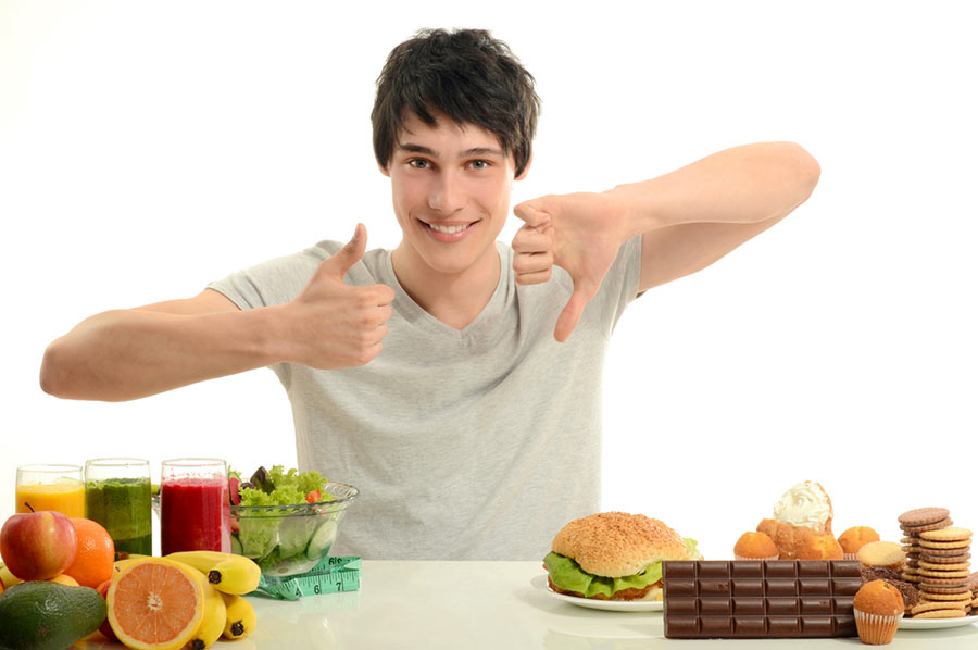 Una alimentación saludable es básica para que estés sano, y debes ser cuidadoso a la hora de elegir tu comida. Lo ideal es que acudas al nutriólogo para que te dé una dieta personalizada