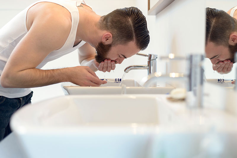 Lava tu barba dos veces al día